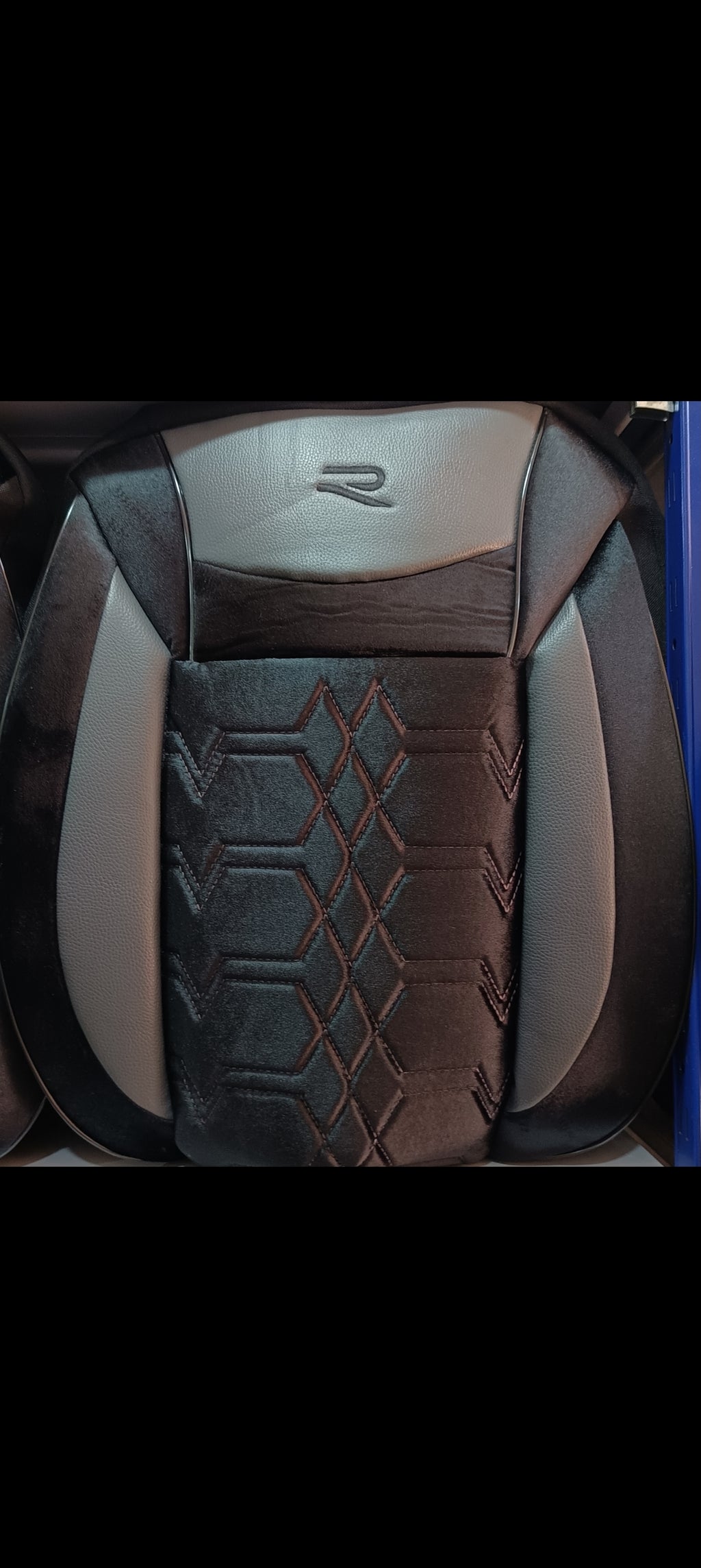 غلاف مقاعد السيارات